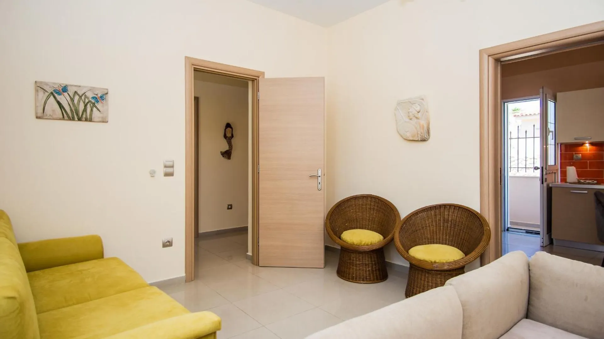 Sofia'S Delightful Apartment 阿尔戈斯托利翁 度假居